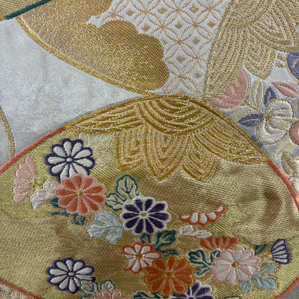 【美品】 袋帶 秀品級 貝合わせ 菊花 金絲 金金箔 銀 六通 純蠶絲