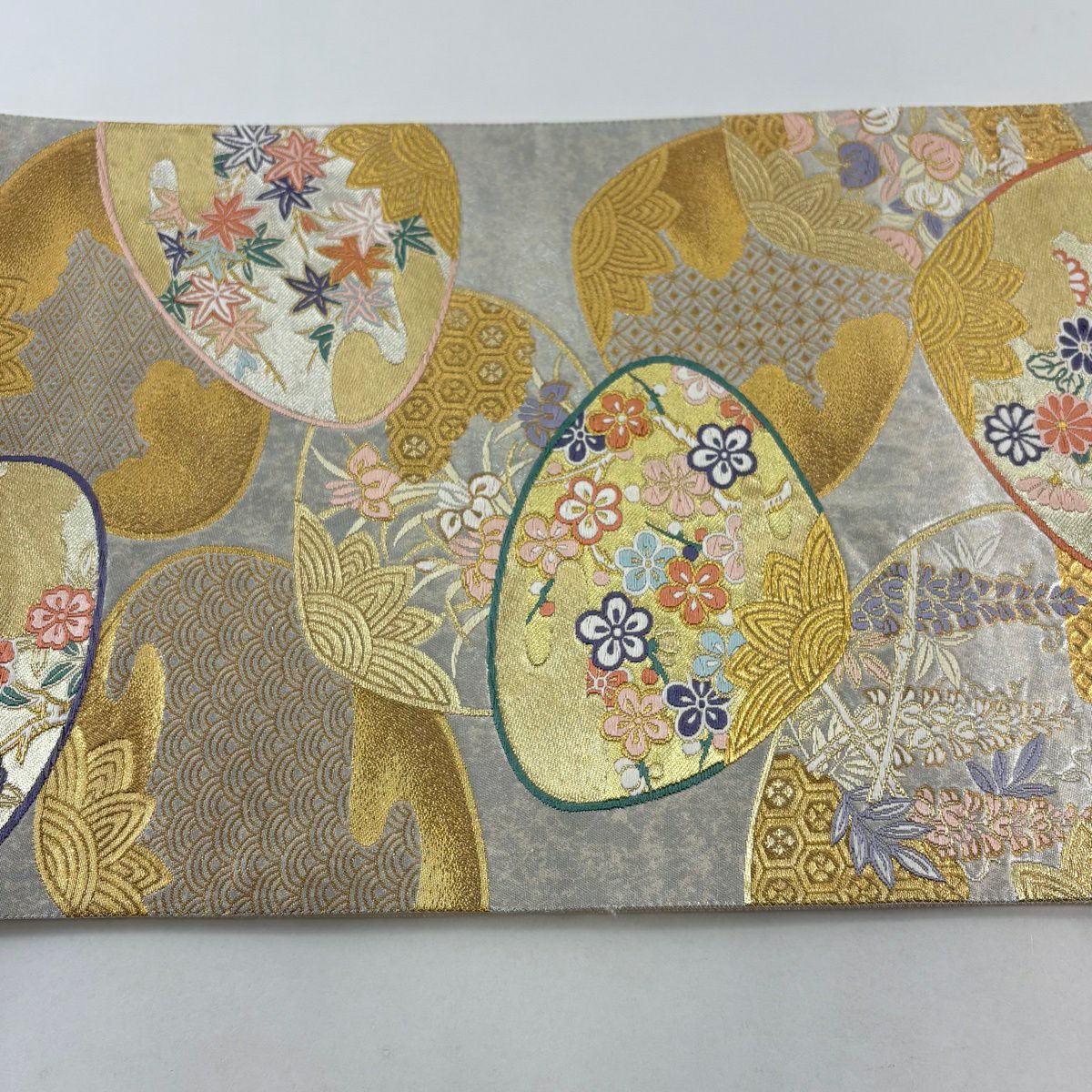 【美品】 袋帶 秀品級 貝合わせ 菊花 金絲 金金箔 銀 六通 純蠶絲