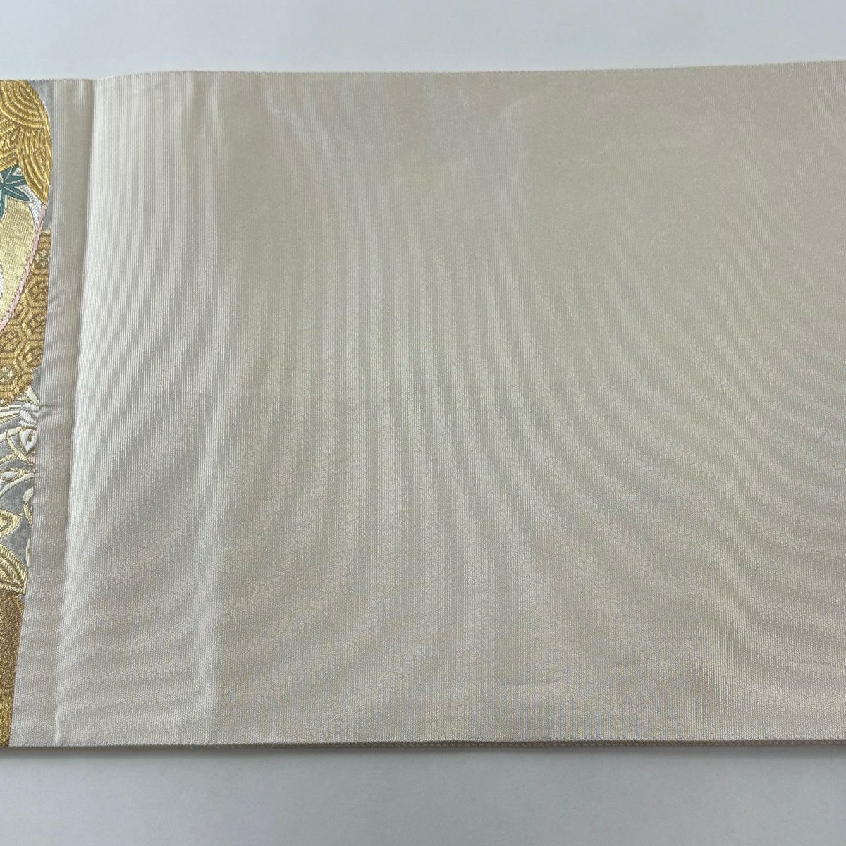 【美品】 袋帶 秀品級 貝合わせ 菊花 金絲 金金箔 銀 六通 純蠶絲