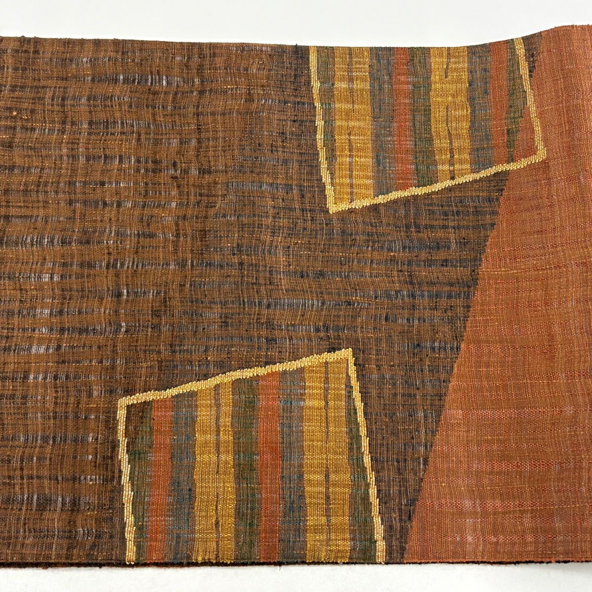 【美品】 袋帶 逸品級 渡文 有落款 幾何學圖案 金絲 茶色 大鼓圖案 純蠶絲