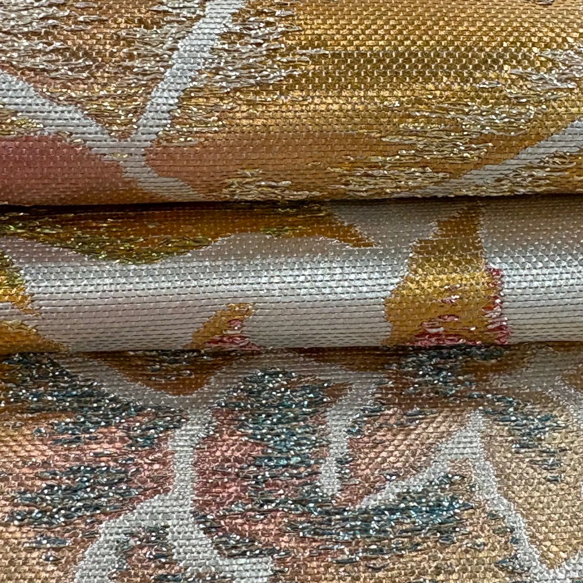 【美品】 袋帶 逸品級 龍村平藏 落款あり 關西裁縫 牡丹唐草紋 金金箔 銀色 お太鼓柄 純蠶絲