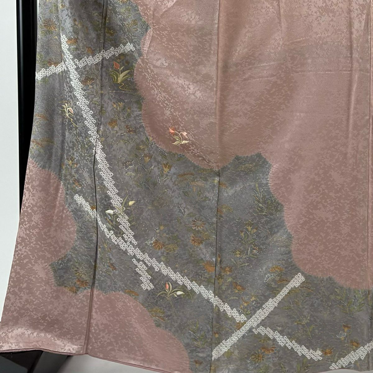 【美品】訪問服 身長163cm 袖長67cm M 雙層 草花紋紋 雲文 金糸刺繡 薄小豆 純蠶絲 秀品級
