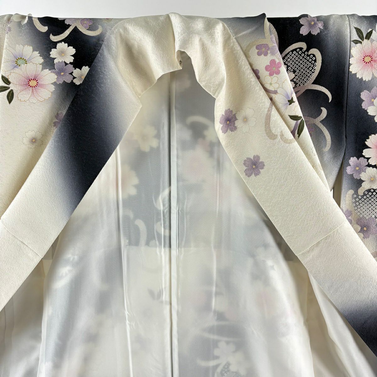 【美品】振袖禮服 身長169cm 袖長67cm M 雙層 草花紋紋 疋田柄 金金箔 銀通 乳白色 純蠶絲 逸品級