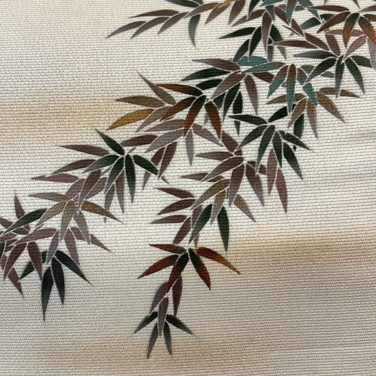 【美品】 袋帶 秀品級 葉 霞 金銀彩 金絲 米色 大鼓圖案 純蠶絲