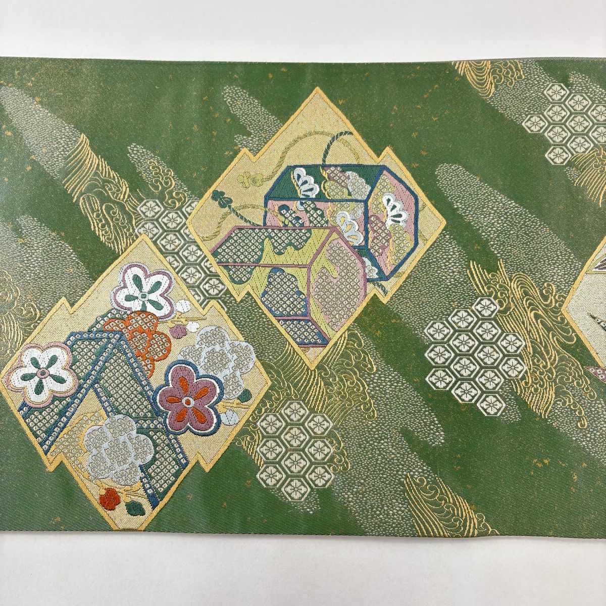 【美品】 袋帶 秀品級 松樹竹子梅花 貝桶 金金箔 唐織 薄綠 六通 純蠶絲