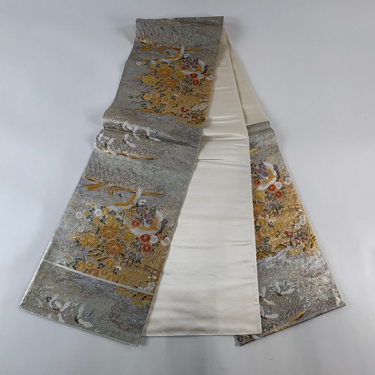 【美品】 袋帶 秀品級 關西仕立 雀 草花紋紋 金銀彩 刺繡 銀 六通 純蠶絲
