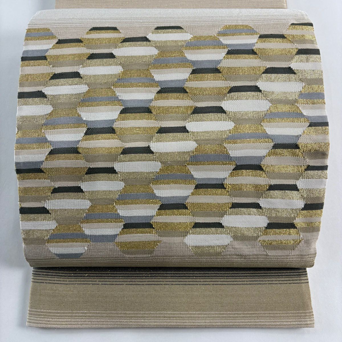 【美品】 袋帶 秀品級 龜甲 細條 金絲 金金箔 淺茶 紋樣 純蠶絲