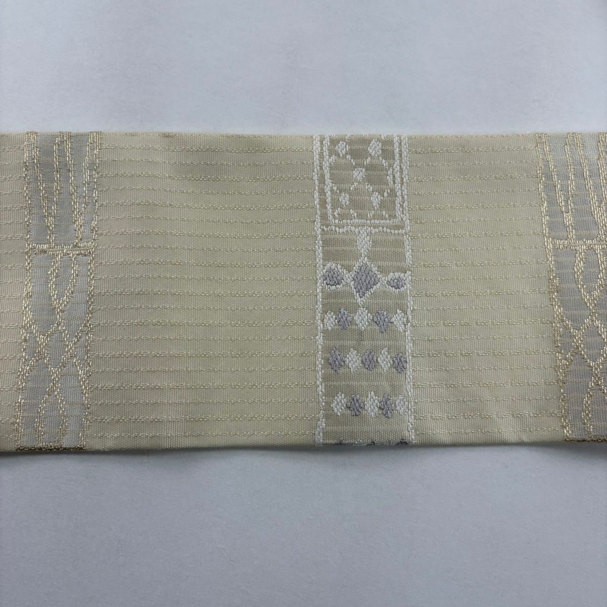 【美品】 名古屋帶 名品級 幾何圖案 段紋 金絲 金金箔 奶油色 純蠶絲