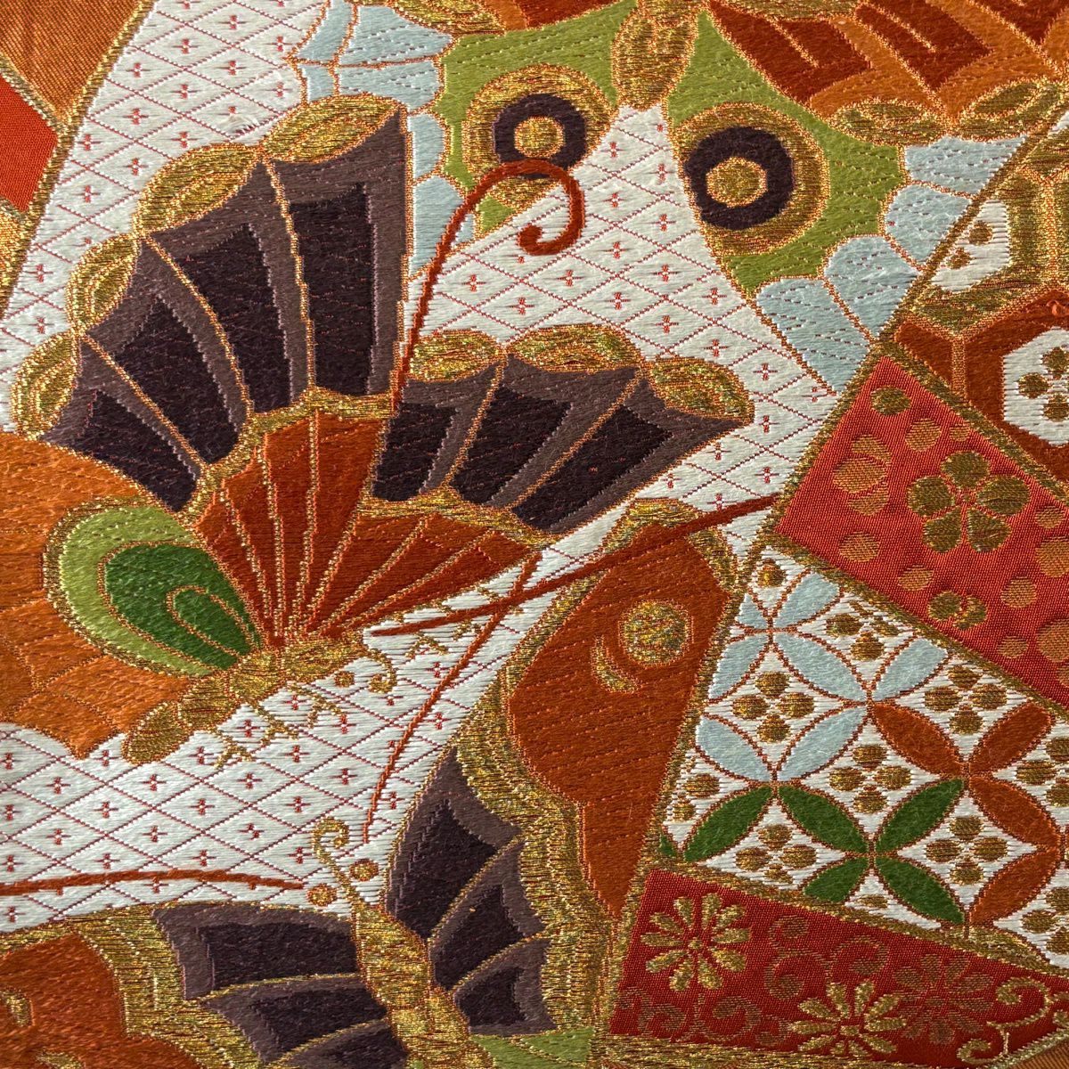 【美品】 袋帶 名品級 河合美術織物 落款あり 菊花唐草紋 蝶 金金箔 金絲 橙色 六通 純蠶絲