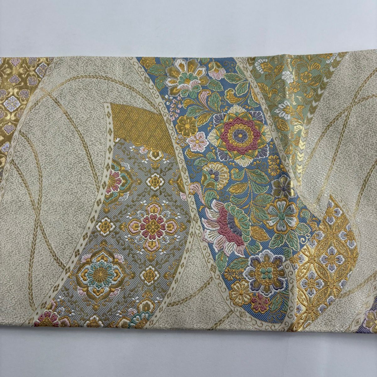 【美品】 袋帶 名品級 華紋 草花紋紋 金金箔 金線 奶油色 六通 純蠶絲