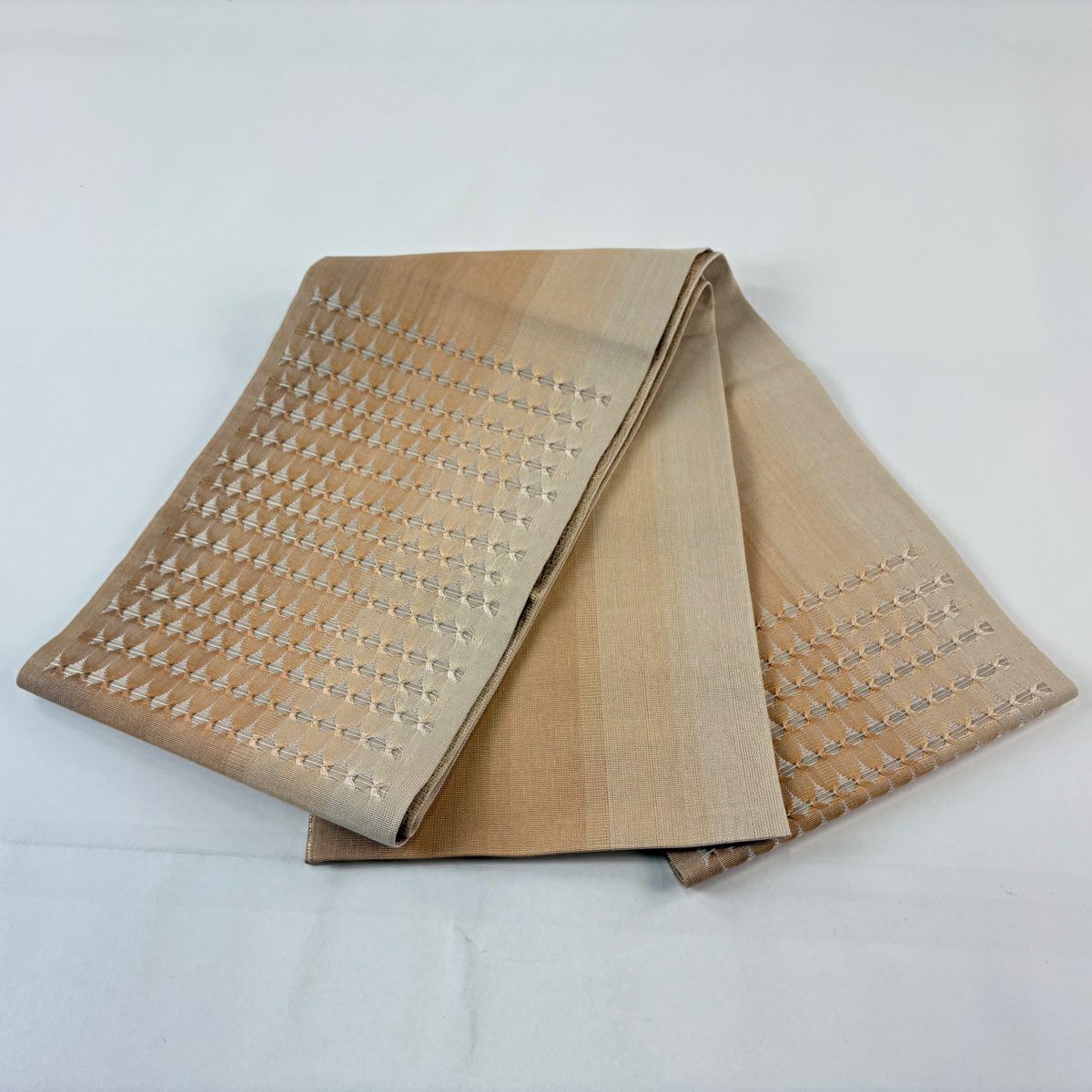 【美品】 袋帶 名品級 幾何學 金金箔 米色 大鼓圖案 純蠶絲