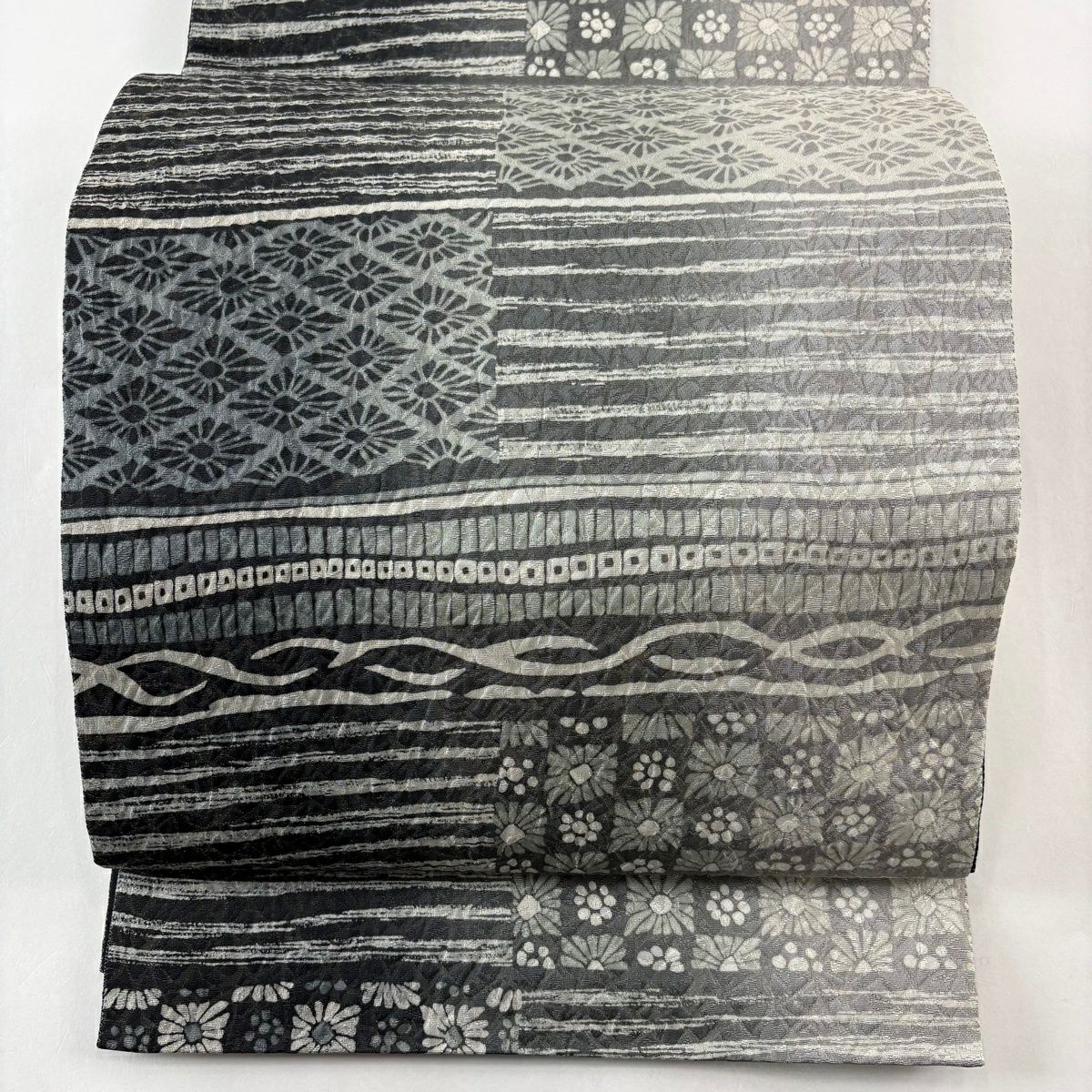 【美品】 袋帶 名品級 花 幾何圖案 金彩裝飾 墨色 全通 純蠶絲