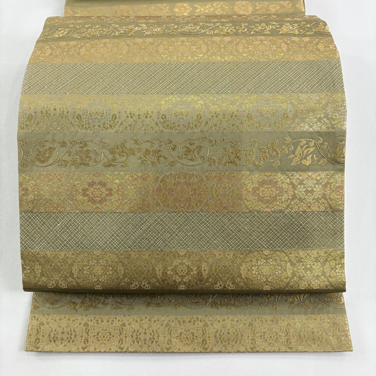 【美品】 袋帶 名品級 金金箔屋清兵衛 有落款 正倉院間道 華紋 花唐草紋 金金箔 鶯色 大鼓圖案 純蠶絲