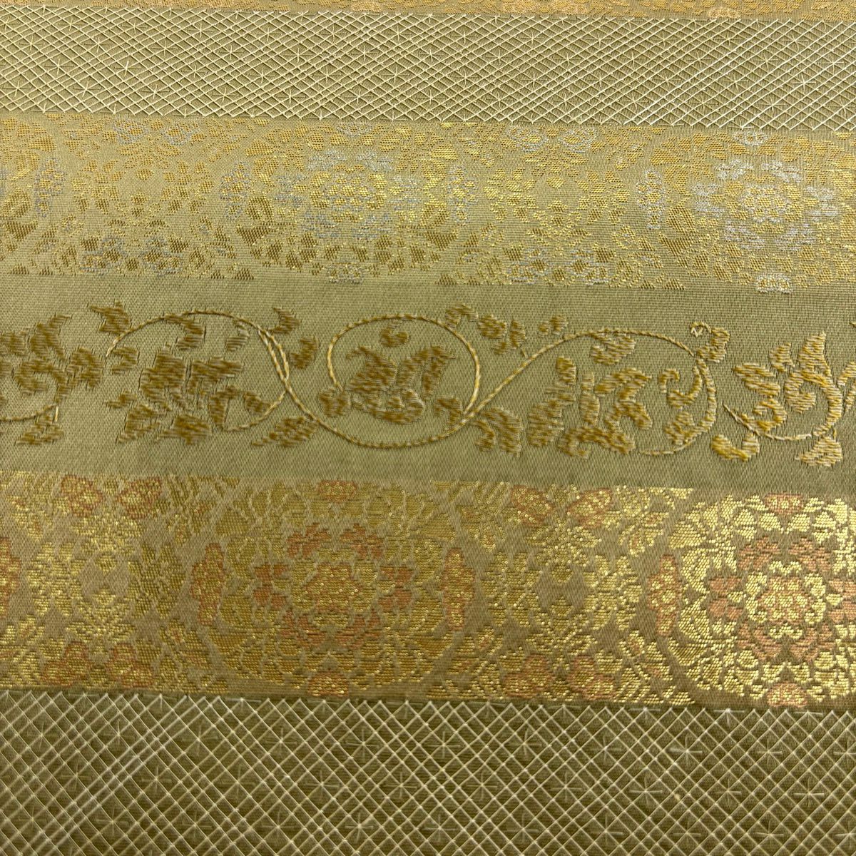 【美品】 袋帶 名品級 金金箔屋清兵衛 有落款 正倉院間道 華紋 花唐草紋 金金箔 鶯色 大鼓圖案 純蠶絲