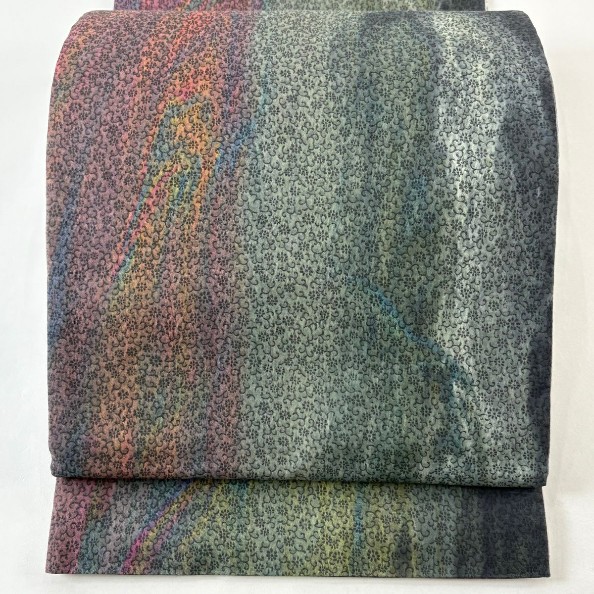 【美品】 袋帶 逸品級 山岡古都 落款あり 雙面 花唐草紋 染分 漸變 灰綠 全通 純蠶絲