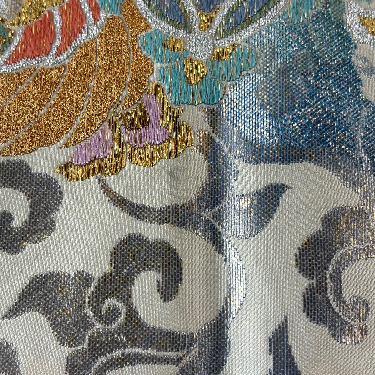 【美品】 袋帶 逸品級 じゅらく 落款あり 鳳凰 花唐草紋 金銀彩 金金箔 奶油 六通 純蠶絲