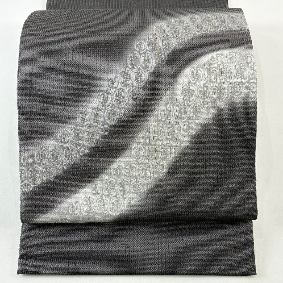 【美品】 袋帶 逸品級 夏帶 大和 立湧 幾何圖案 黑灰 大鼓圖案 純蠶絲