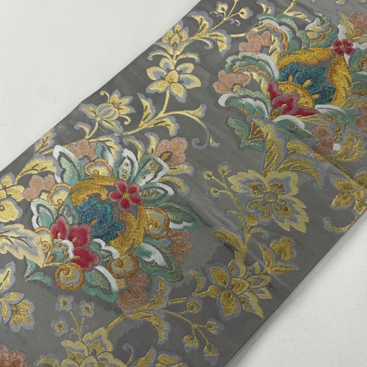 【美品】 袋帶 秀品級 關西仕立 草花紋 唐草紋 金絲 金金箔 灰色 六通 純蠶絲
