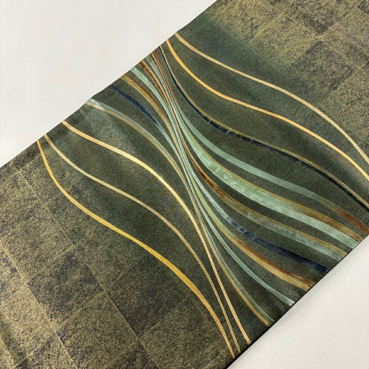【美品】 袋帶 秀品級 亂條紋 金彩裝飾 茶綠 お太鼓圖案 純蠶絲