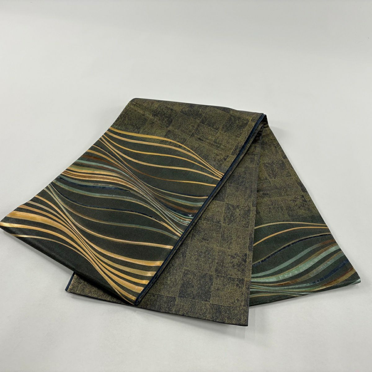 【美品】 袋帶 秀品級 亂條紋 金彩裝飾 茶綠 お太鼓圖案 純蠶絲