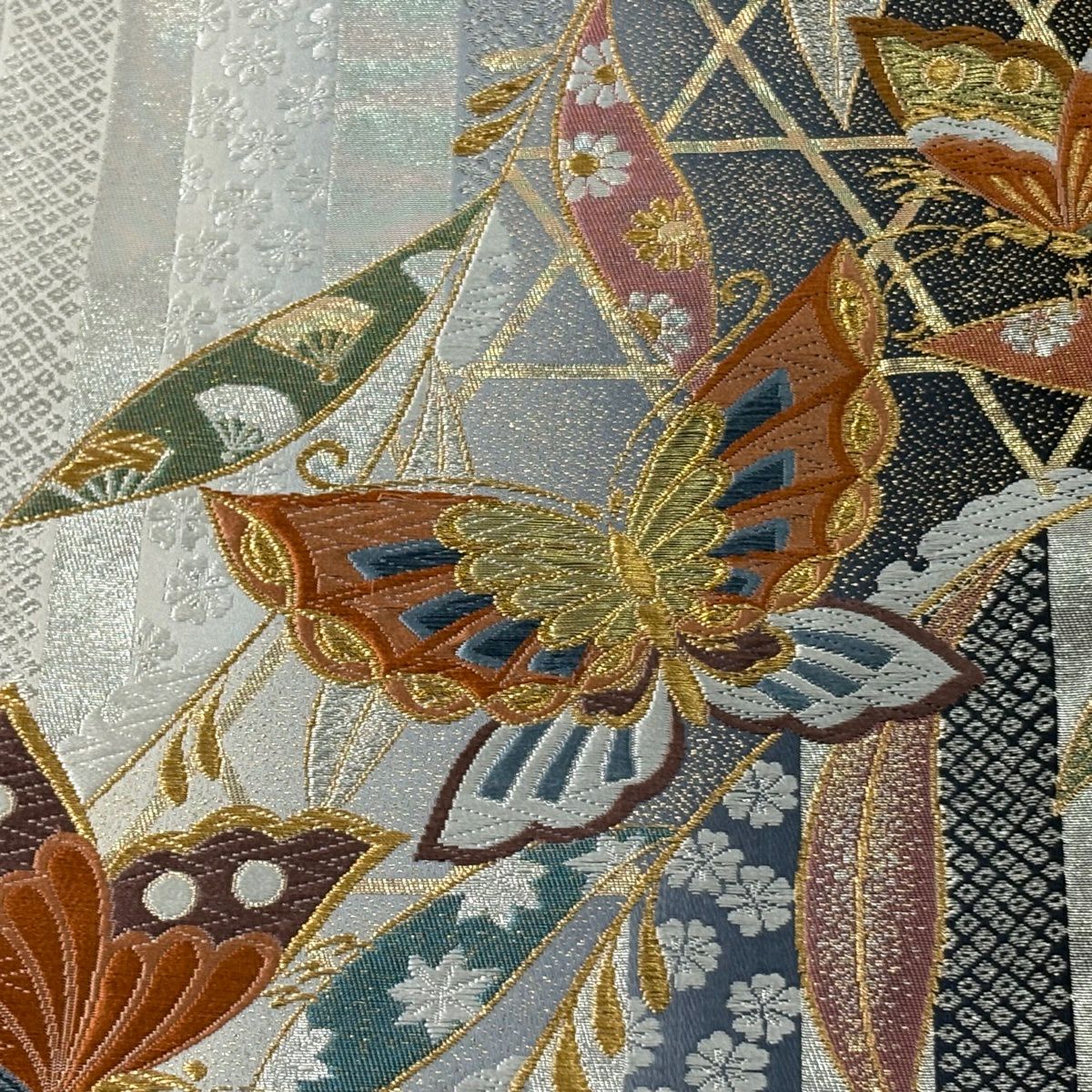 【美品】 袋帶 秀品級 蝶 櫻花 唐織 金金箔 銀 六通 純蠶絲