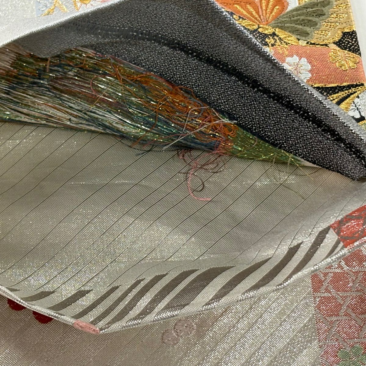 【美品】 袋帶 秀品級 蝶 櫻花 唐織 金金箔 銀 六通 純蠶絲