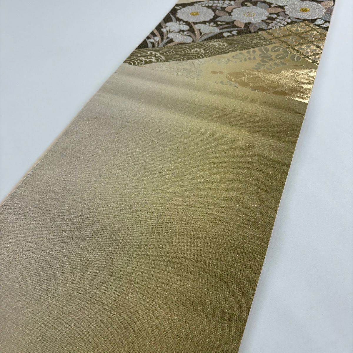 【美品】 袋帶 秀品級 關西仕立 草花紋紋 波頭 金絲 金金箔 淺茶 六通 純蠶絲