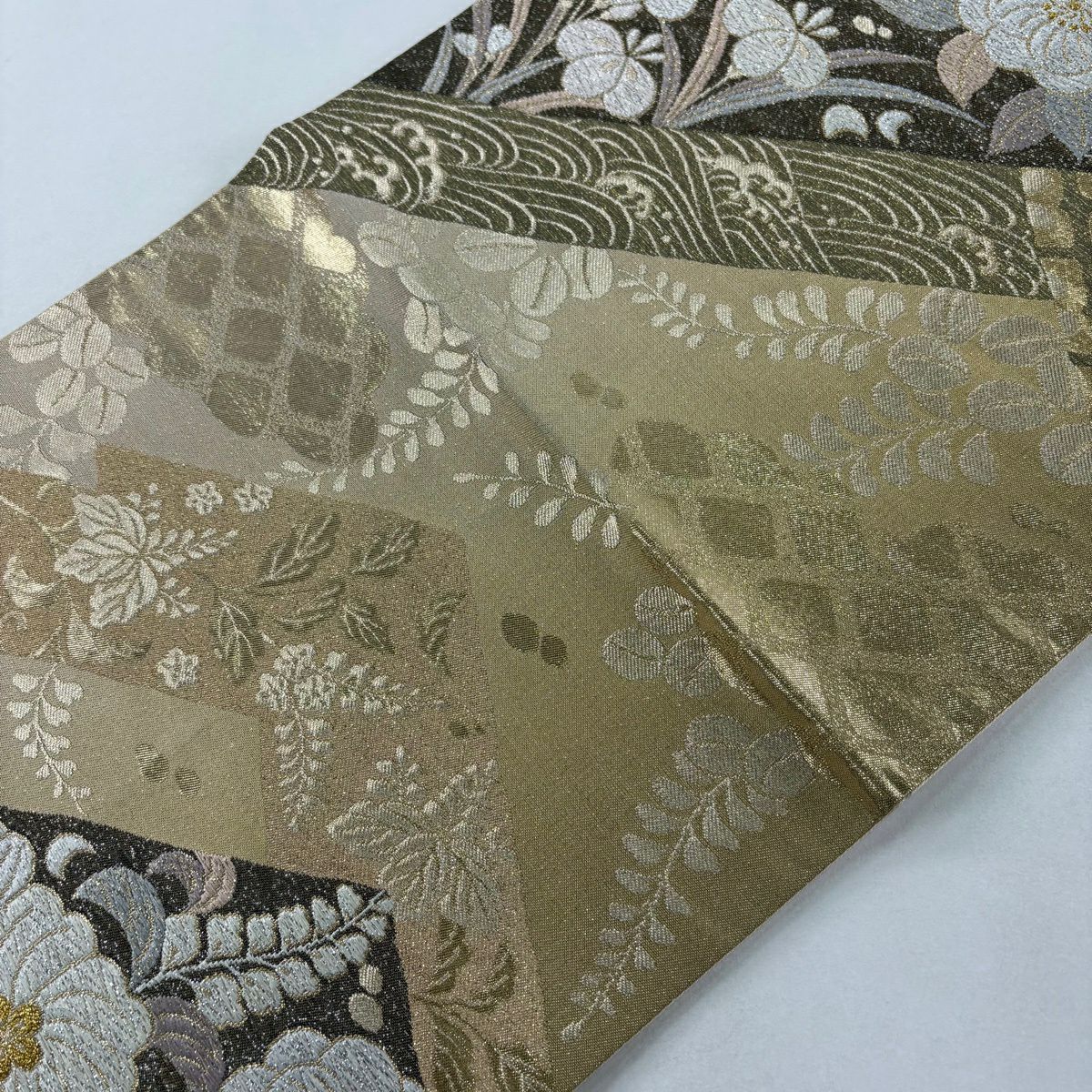 【美品】 袋帶 秀品級 關西仕立 草花紋紋 波頭 金絲 金金箔 淺茶 六通 純蠶絲