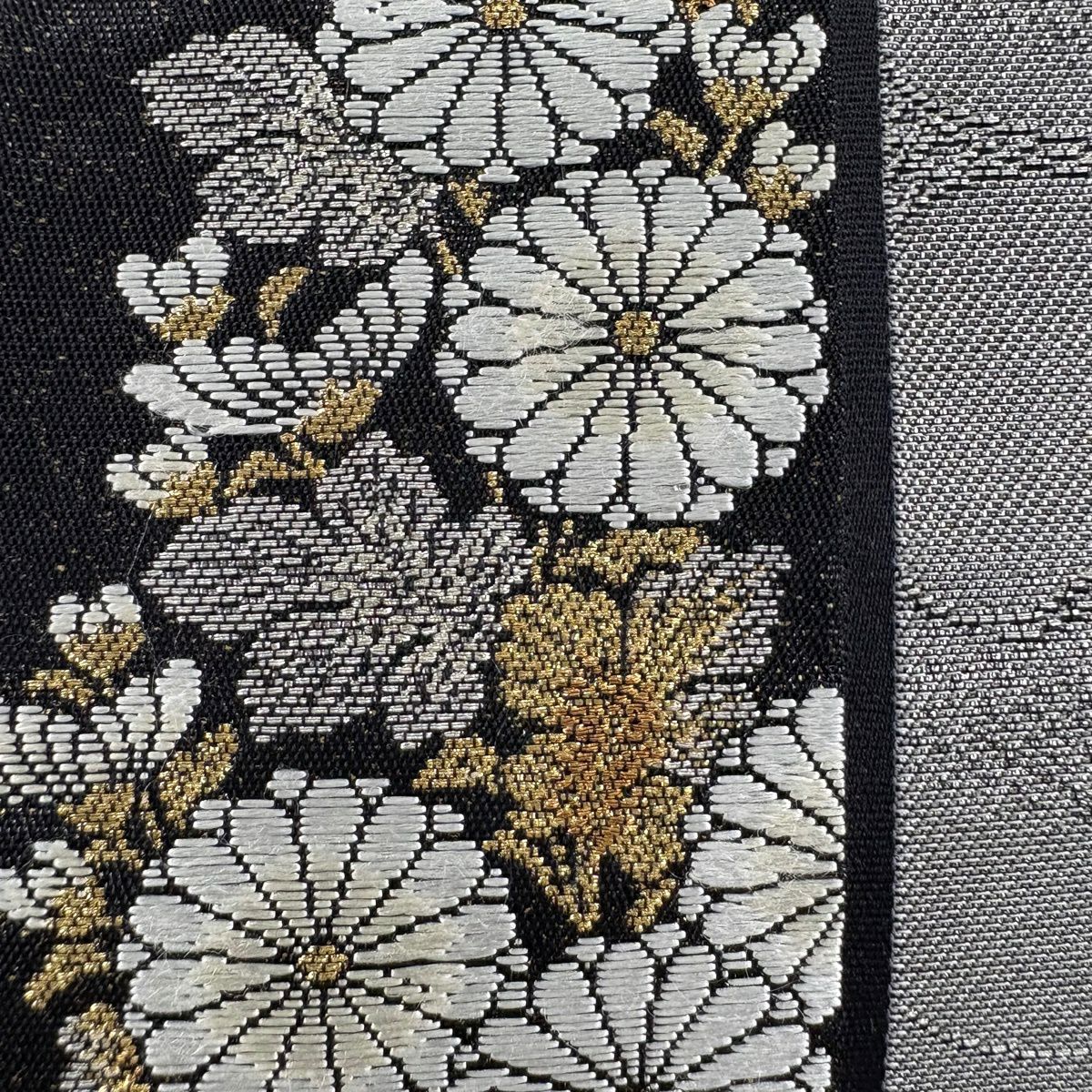 【美品】 袋帶 秀品級 薫風春秋 流水 金銀彩 白金金箔 黑 六通 純蠶絲
