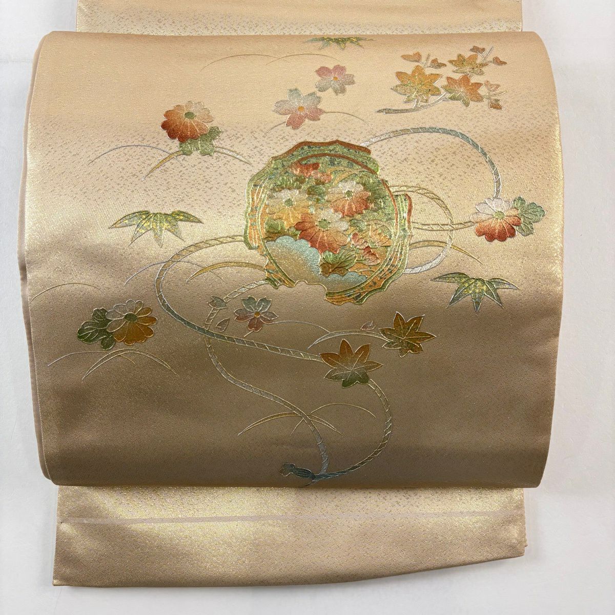 【美品】 袋帶 秀品級 鏡裏文 菊花 金銀彩 金金箔 米色 お太鼓柄 純蠶絲