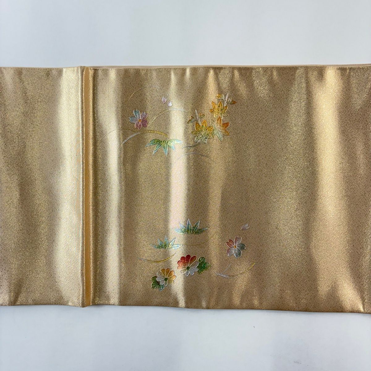 【美品】 袋帶 秀品級 鏡裏文 菊花 金銀彩 金金箔 米色 お太鼓柄 純蠶絲