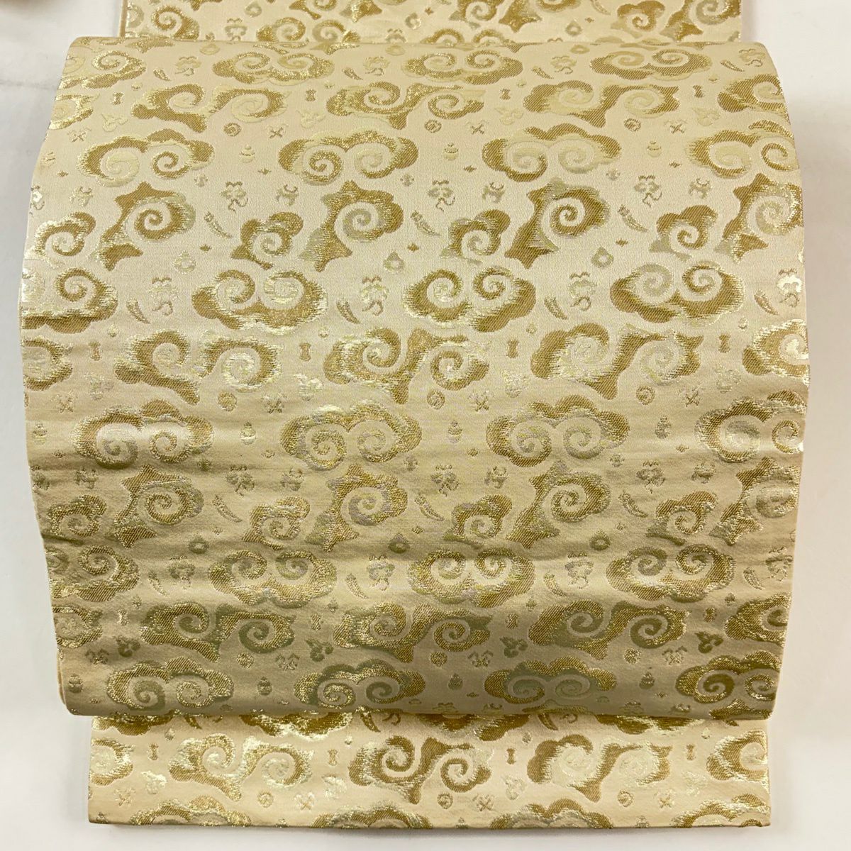 袋帶 秀品級 雲文 寶盡くし 金絲 金金箔 米色 純蠶絲