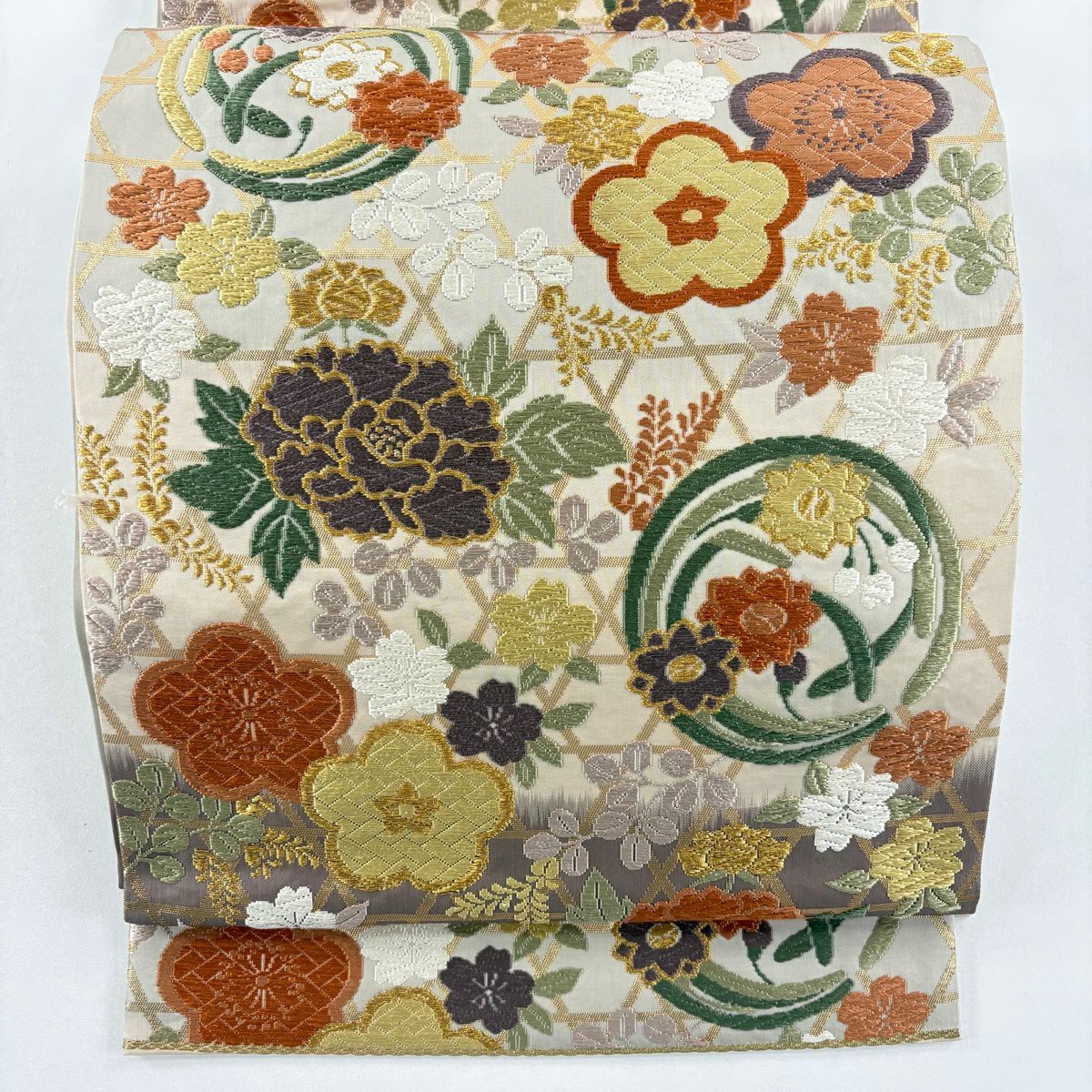 袋帶 秀品級 關西仕立 花丸紋 牡丹 刺繡 米色 六通 純蠶絲