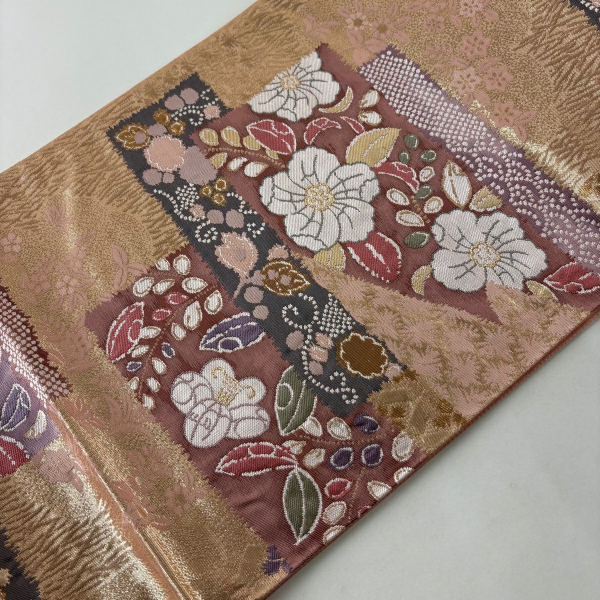 【美品】 袋帶 秀品級 關西仕立 草花紋紋 金糸 金金箔 粉紅 六通 純蠶絲