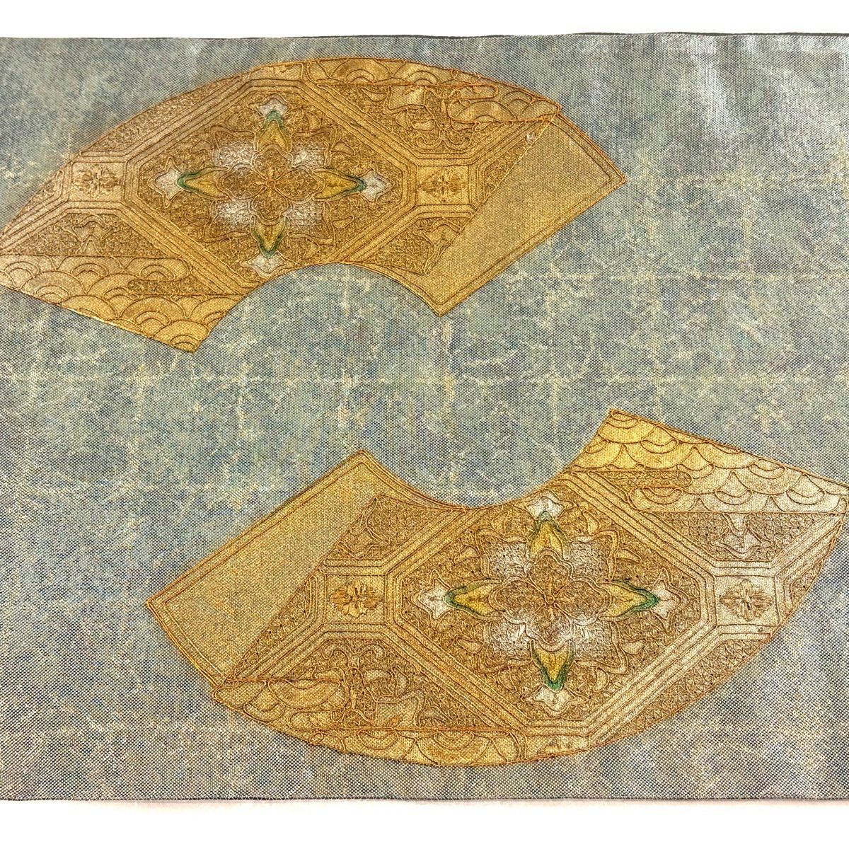 【美品】 袋帶 秀品級 華紋 扇子面 金銀彩 刺繡 灰綠 お太鼓柄 純蠶絲