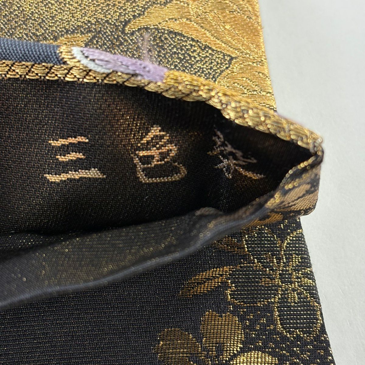 袋帶 秀品級 三色染 振袖禮服禮服用 華紋 草花紋紋 唐織 金金箔 紅 六通 純蠶絲