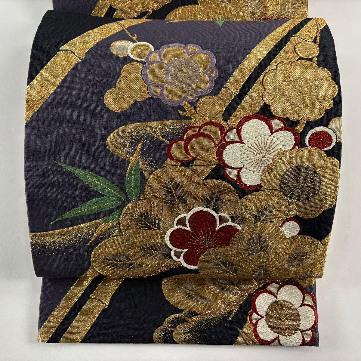 【美品】 袋帶 優品級 振袖禮服禮服用 松樹竹子梅花 金金箔 金絲 黑 六通 純蠶絲