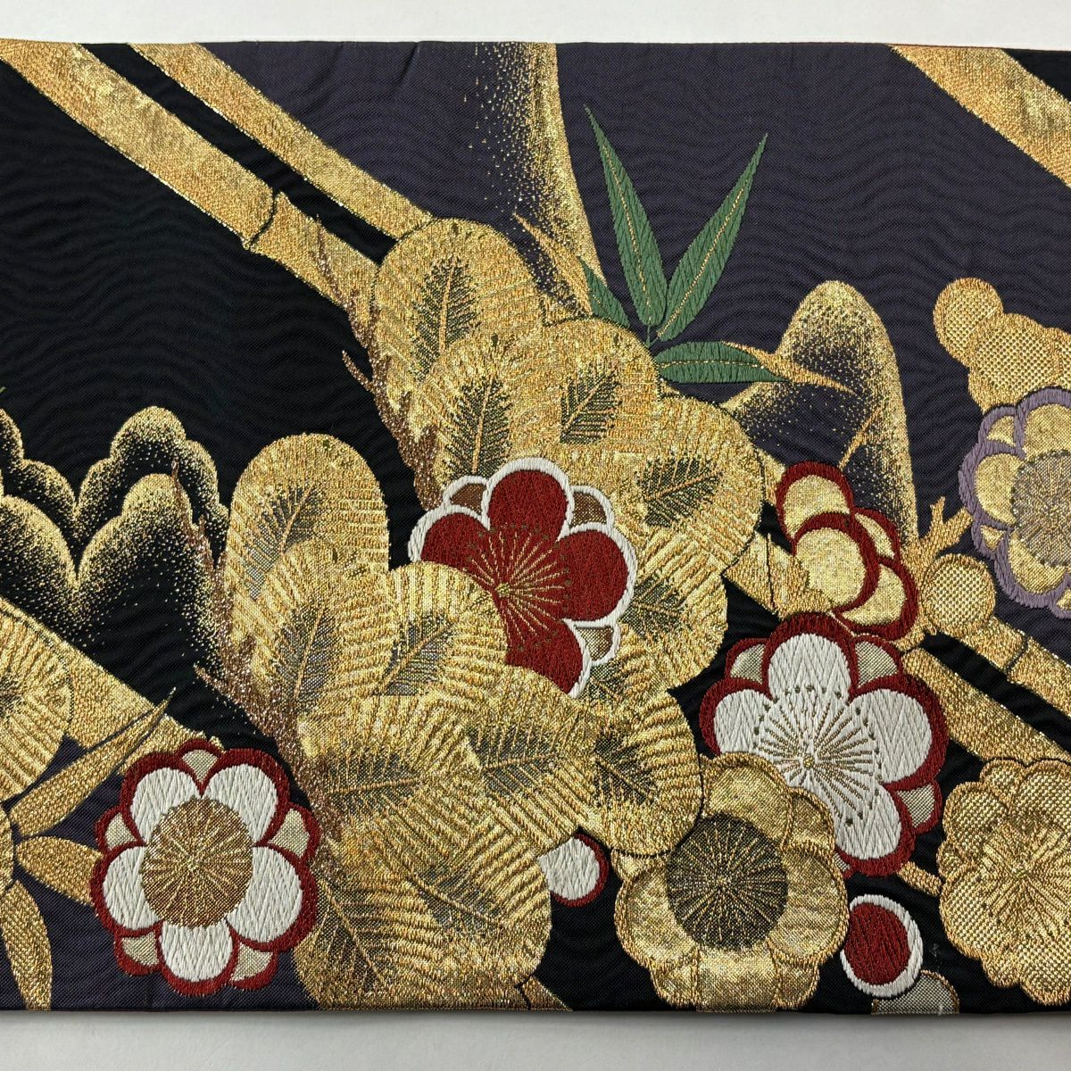 【美品】 袋帶 優品級 振袖禮服禮服用 松樹竹子梅花 金金箔 金絲 黑 六通 純蠶絲