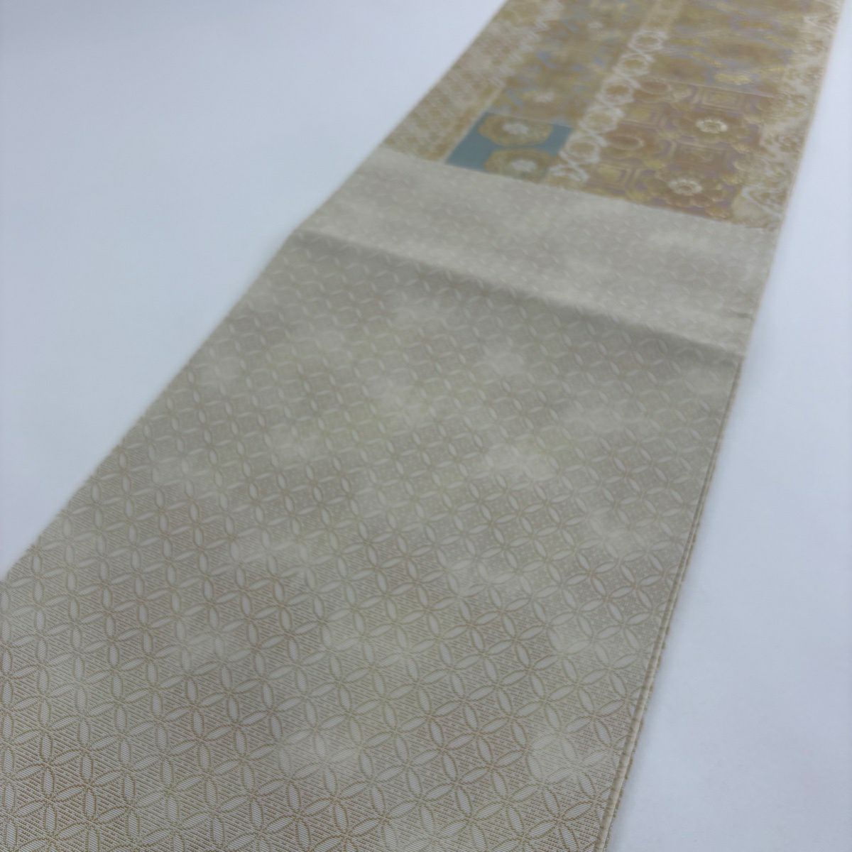 【美品】 袋帶 秀品級 華紋 麻葉 金金箔 米色 六通 純蠶絲