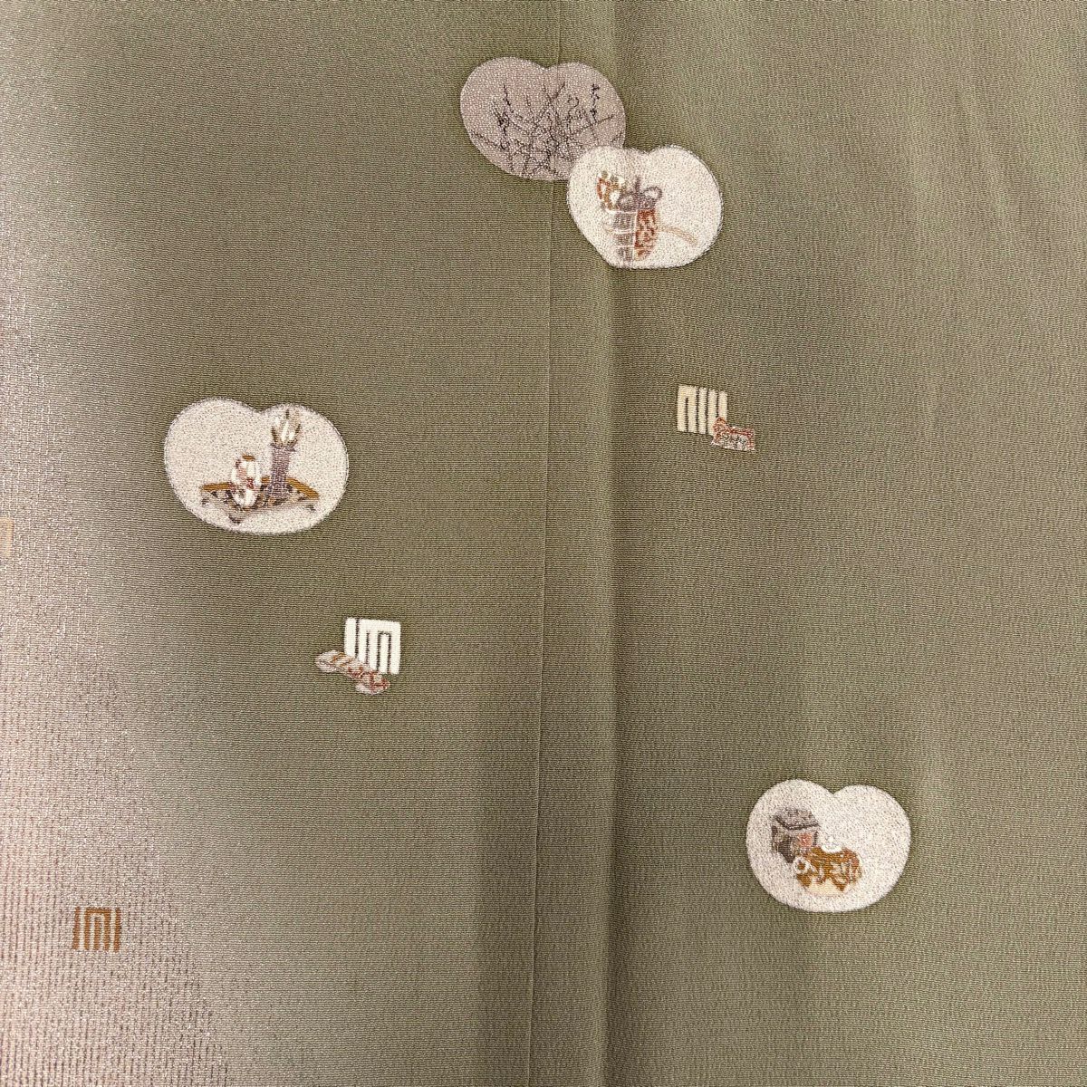 色留袖禮服 身長158.5cm 袖長64cm M 雙層 松樹尾光琳 落款あり 團扇子 源氏香 銀絲 金銀彩 灰綠 純蠶絲 秀品級 一つ紋