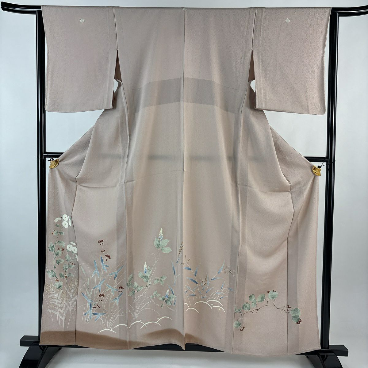 色留袖禮服 身長159cm 袖長64cm M 單層 草花紋紋 金糸 粉米色 純蠶絲 秀品級 三つ紋