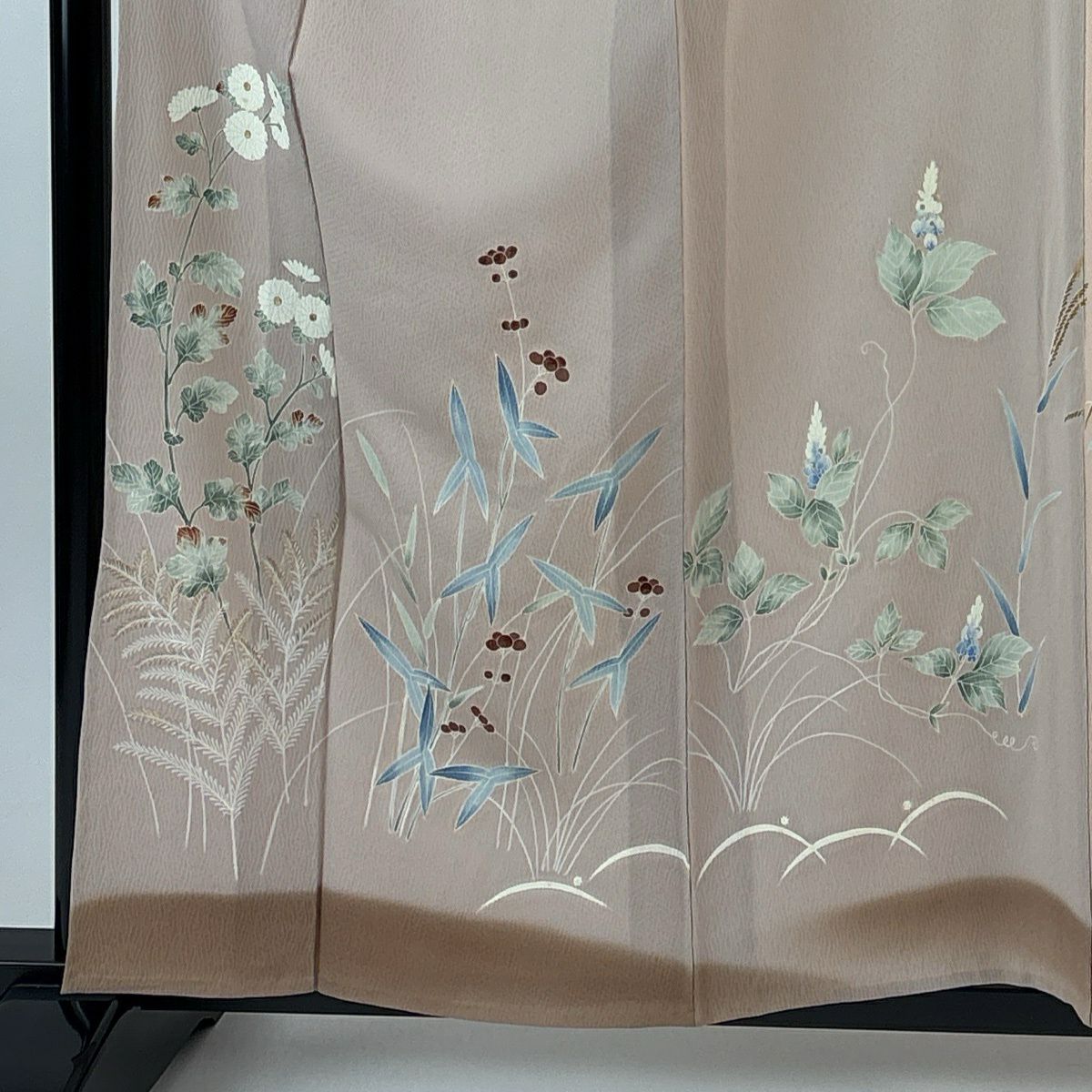 色留袖禮服 身長159cm 袖長64cm M 單層 草花紋紋 金糸 粉米色 純蠶絲 秀品級 三つ紋