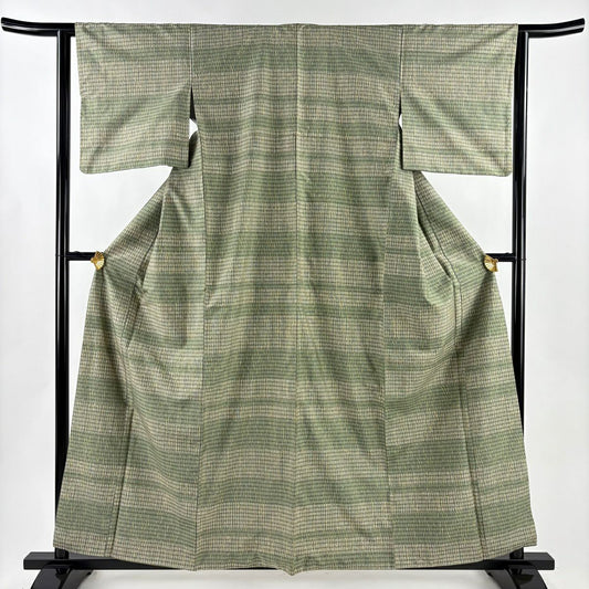 【美品】 小紋 身長159.5cm 袖長62.5cm S 雙層 紬織織 落款あり 橫條 幾何圖案 艾草綠 純蠶絲 名品級