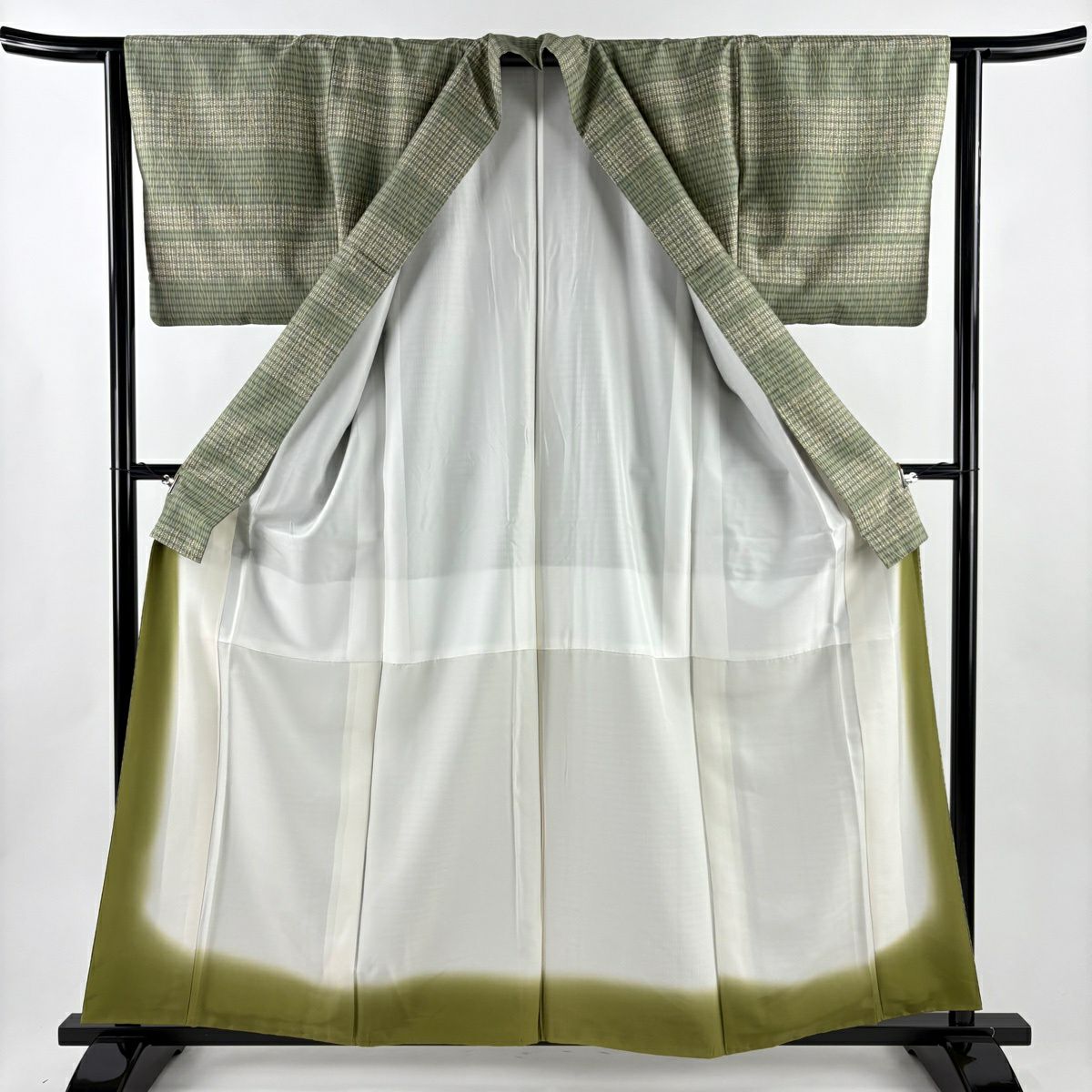 【美品】 小紋 身長159.5cm 袖長62.5cm S 雙層 紬織織 落款あり 橫條 幾何圖案 艾草綠 純蠶絲 名品級