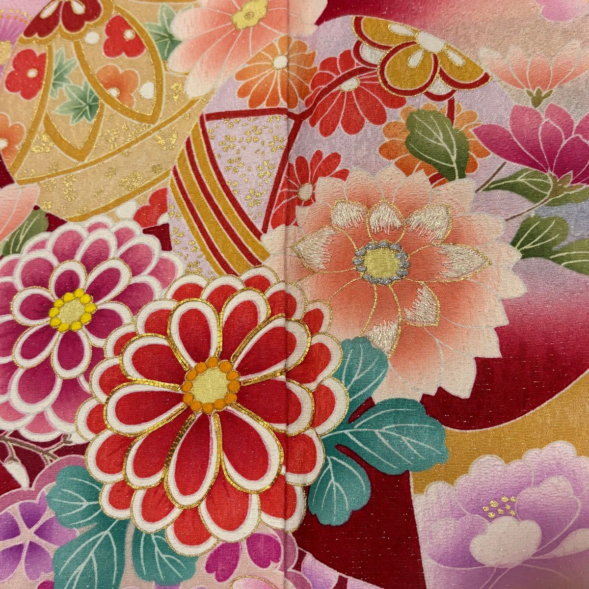 【美品】振袖禮服 身長160cm 袖長65cm M 雙層 手鞠 草花紋紋 金銀彩 刺繡 紅 純蠶絲 名品級