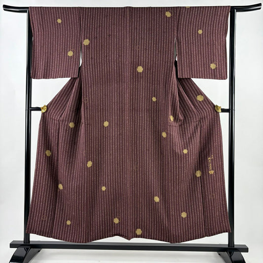 【美品】 小紋 身長153cm 袖長64.5cm M 雙層 坂東三津五郎 落款あり 雪輪 縞 小豆 純蠶絲 名品級