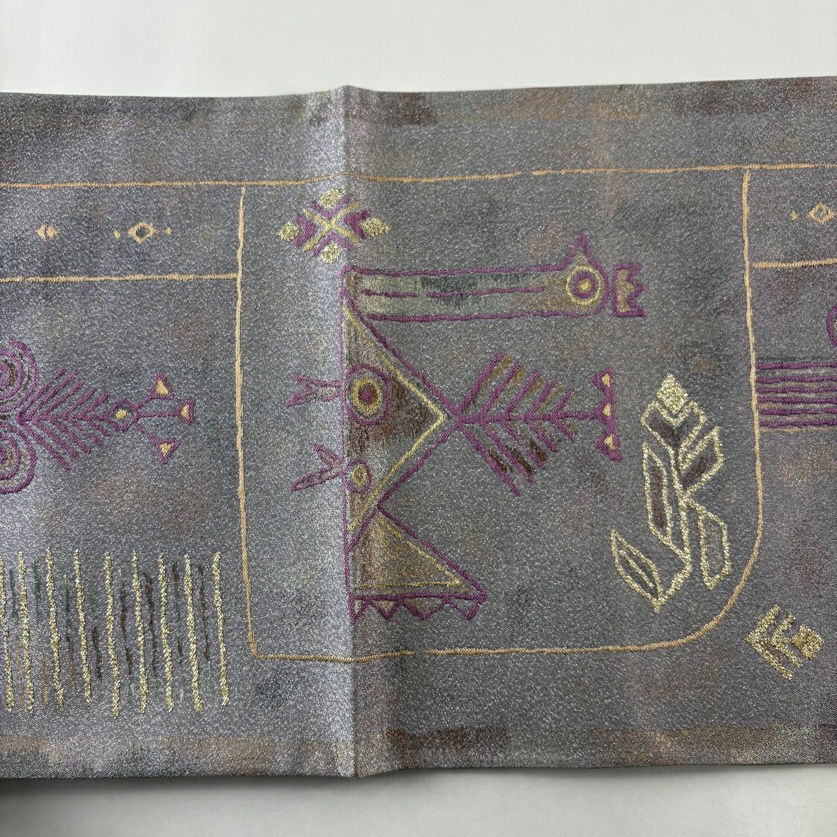 【美品】 袋帶 逸品級 帝王紫 落款 鳥 幾何學 金絲 金金箔 灰紫 六通 純蠶絲