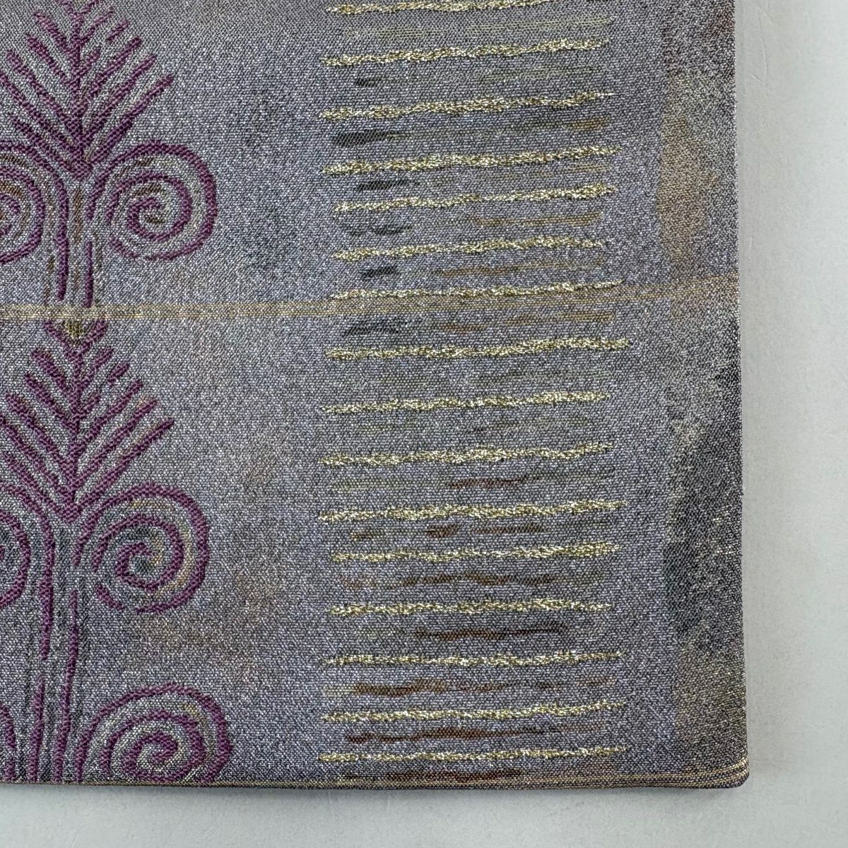 【美品】 袋帶 逸品級 帝王紫 落款 鳥 幾何學 金絲 金金箔 灰紫 六通 純蠶絲