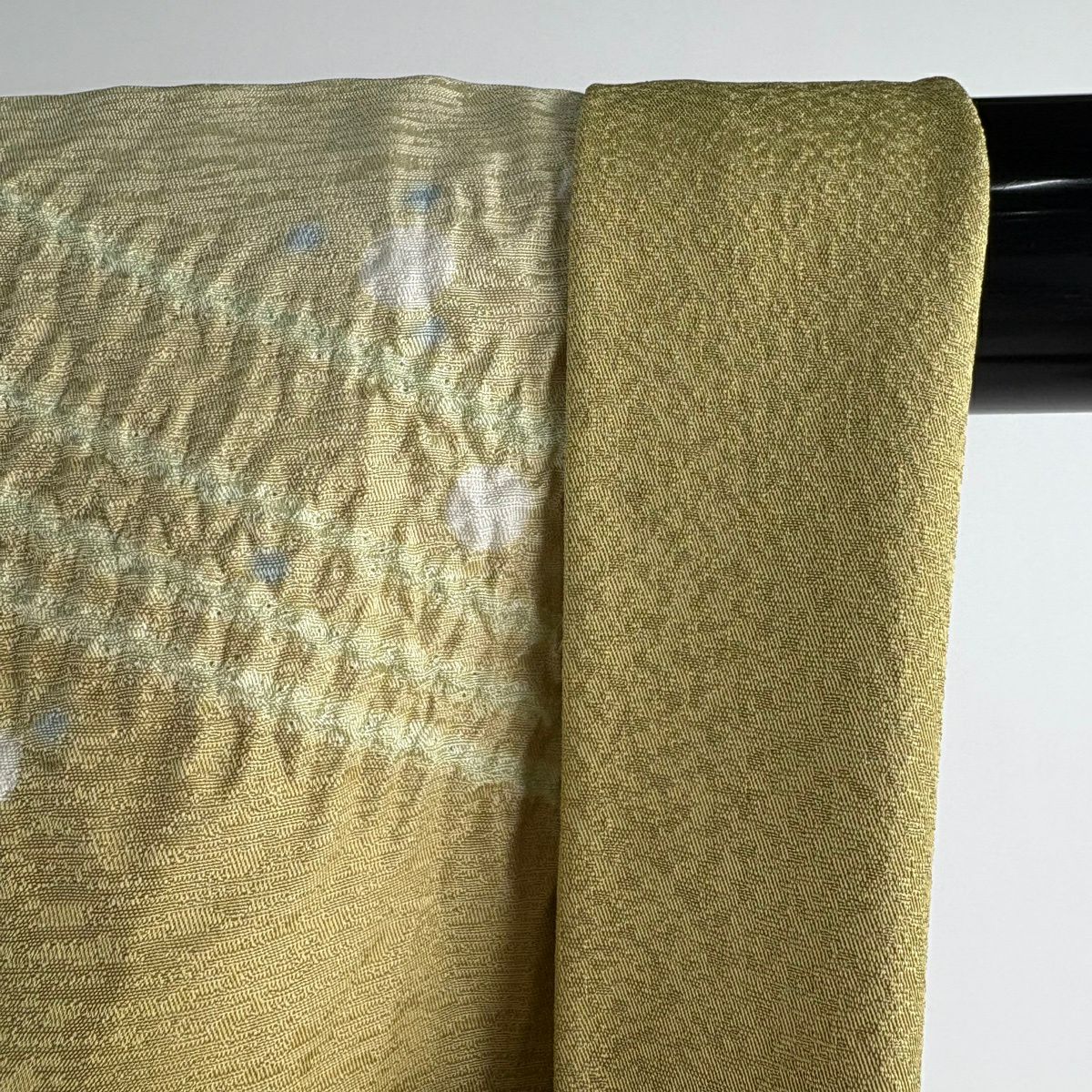 【美品】訪問服 身長157cm 袖長64cm M 雙層 滝泰 落款あり 草花紋紋 波 銀糸 絞染 米色 純蠶絲 逸品級