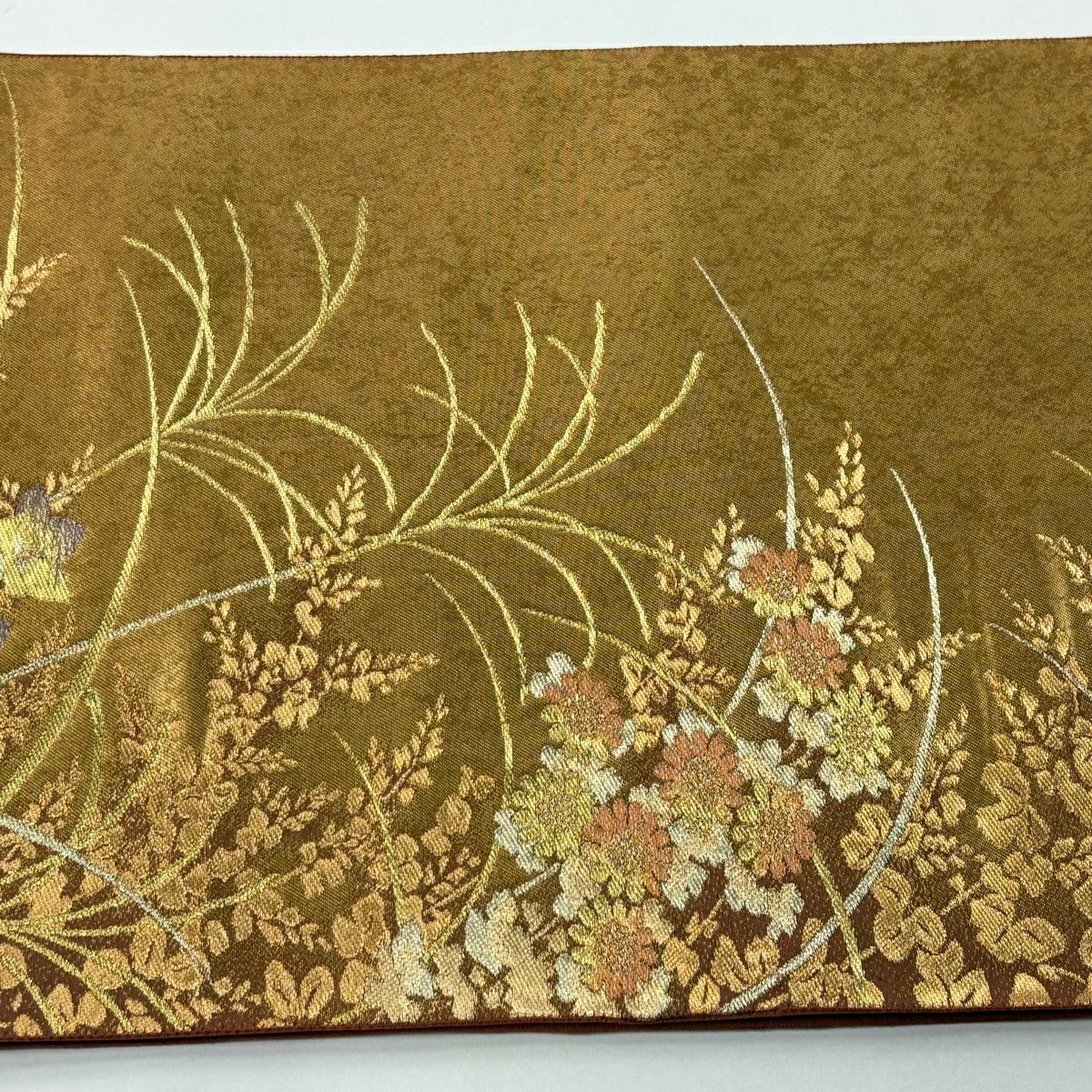 【美品】 袋帶 秀品級 じゅらく 落款あり 秋草 すすき 金金箔 金絲 橙色 六通 純蠶絲